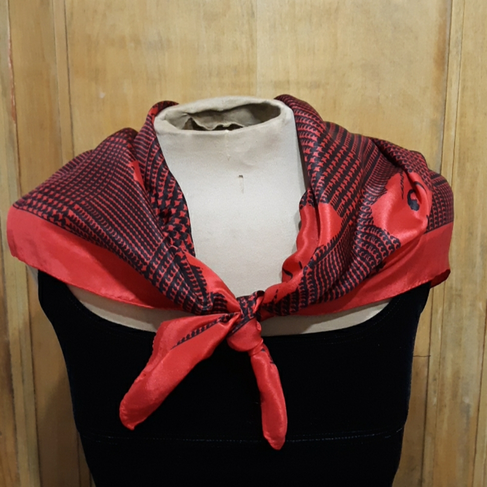 Vtg Echo Silk Scarf